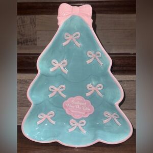 Super Cute 🥰 Teal Christmas Tree 🎄 with Pink Bows 🎀 Hand painted Food Tray - NEW